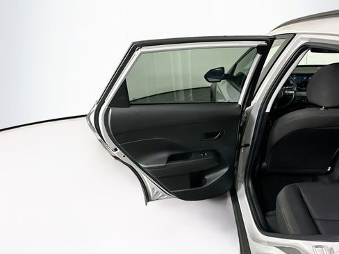 Used 2025 Hyundai Kona SEL image 25