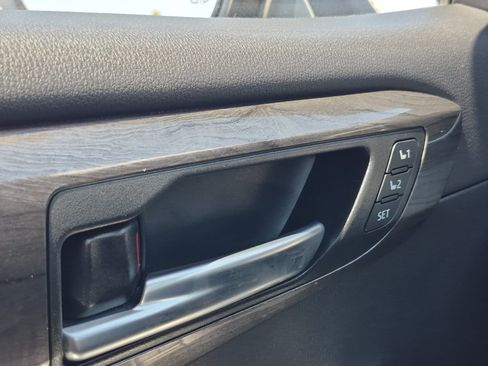 Certified 2026 Toyota Highlander Limited AWD/4WD image 19