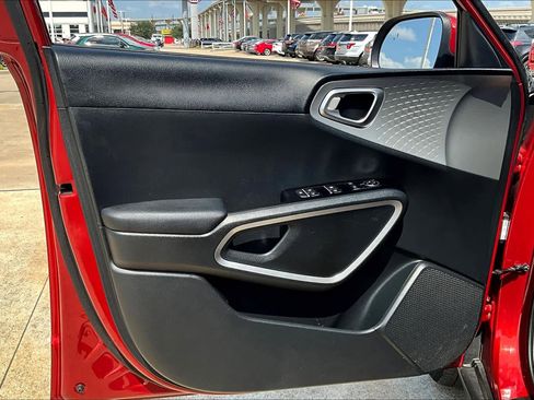 Used 2022 Kia Soul LX w/ Technology Package FWD image 20