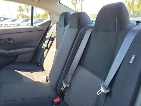 Used 2025 Nissan Sentra SV image 9