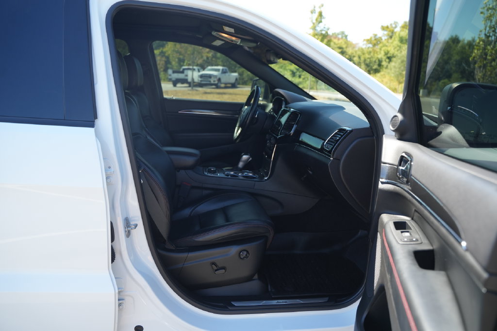 Used 2021 Jeep Grand Cherokee Trailhawk w/ Trailhawk Luxury Group AWD/4WD image 23