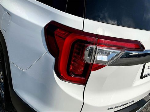 Certified 2023 GMC Acadia SLT image 27