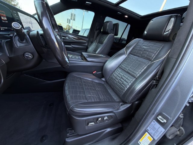 Certified 2021 Cadillac Escalade Sport Platinum w/ LPO, ONYX Package RWD image 31
