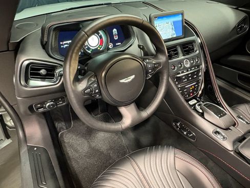 Used 2023 Aston Martin DB11 Volante RWD image 23