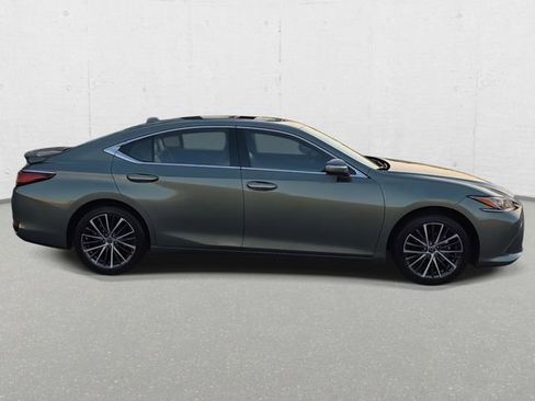 Certified 2025 Lexus ES 300h w/ Premium Package image 4