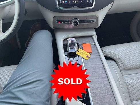 Certified 2023 Volvo XC90 B6 Ultimate w/ Lounge Package image 30