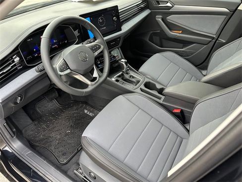 New 2026 Volkswagen Jetta SE image 8