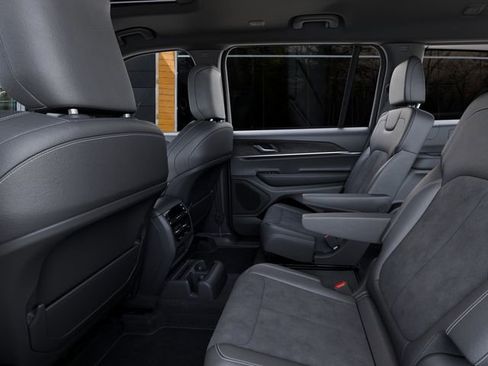 New 2026 Jeep Grand Cherokee L Laredo image 23