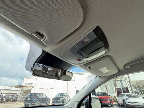 Certified 2022 Kia Sorento S FWD image 33