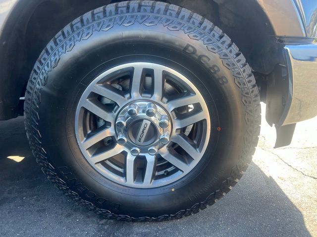 Used 2018 Ford F250 Lariat w/ Lariat Ultimate Package RWD image 5