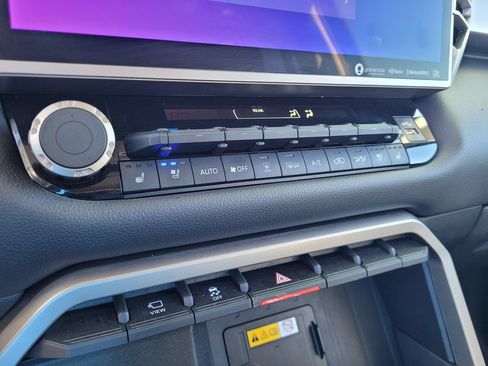 Used 2024 Toyota Sequoia Limited AWD/4WD image 17