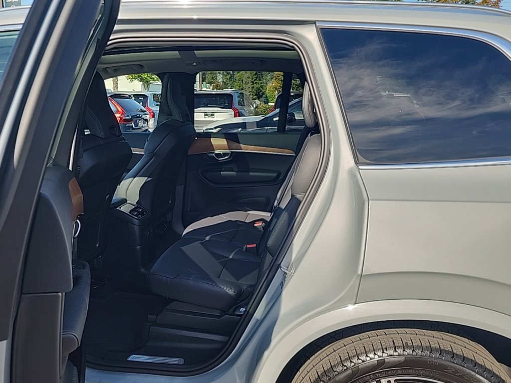 Used 2024 Volvo XC90 T8 Plus w/ Protection Package Premier AWD/4WD image 14