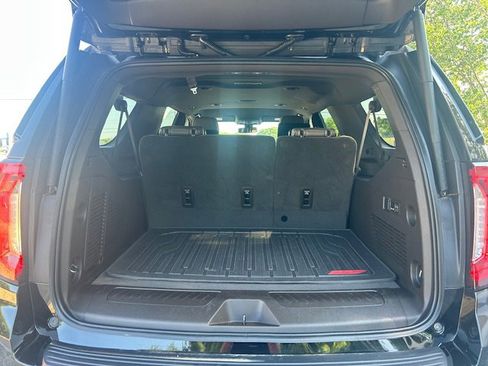 Used 2021 GMC Yukon XL SLT w/ Rear Media and Nav Package RWD image 8