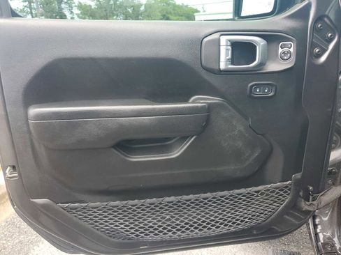 Used 2023 Jeep Gladiator Sport AWD/4WD image 15