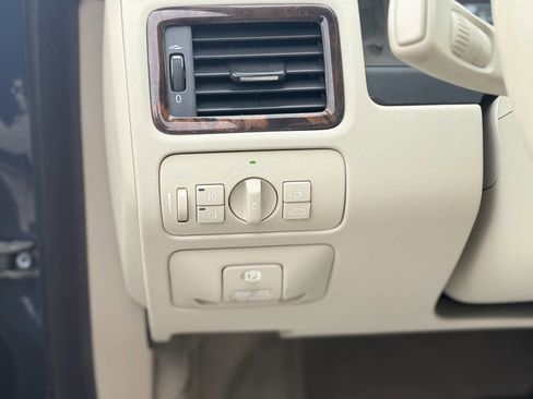 Used 2013 Volvo XC70 3.2 image 30