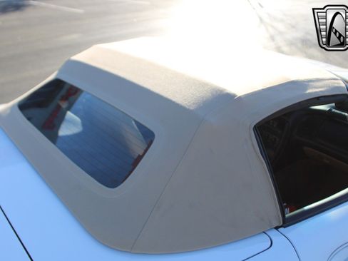 Used 1998 Chevrolet Corvette Convertible image 25