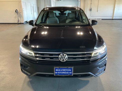 Used 2018 Volkswagen Tiguan SEL Premium image 8