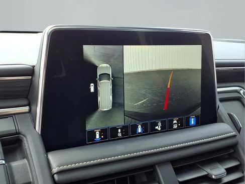 Used 2023 GMC Yukon SLT w/ SLT Luxury Package AWD/4WD image 13