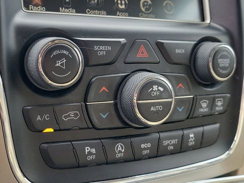 Used 2017 Jeep Grand Cherokee Overland image 26