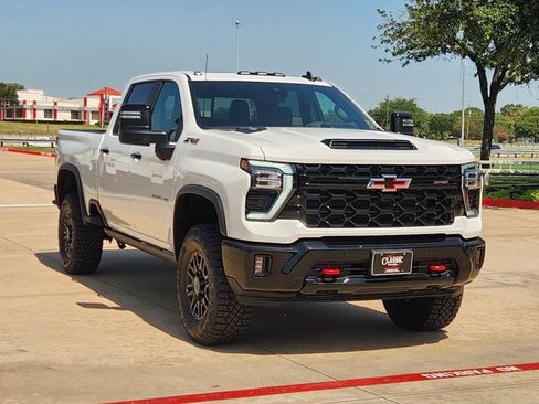 New 2026 Chevrolet Silverado 2500 ZR2 AWD/4WD image 2