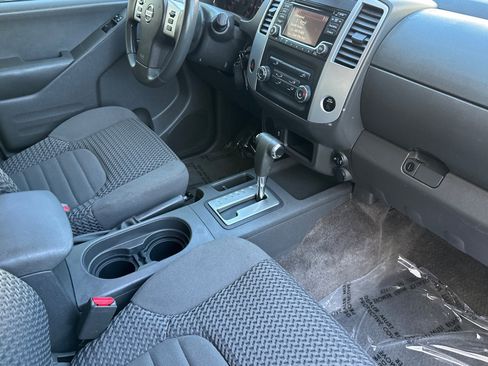 Used 2018 Nissan Frontier SV RWD image 18