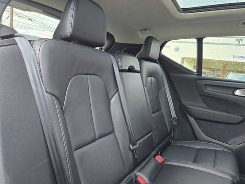 Used 2025 Volvo XC40 B5 Plus w/ Climate Package image 14