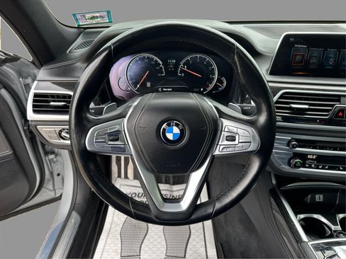Used 2017 BMW 750i xDrive AWD/4WD image 23