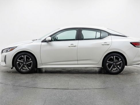 Used 2025 Nissan Sentra SV FWD image 5