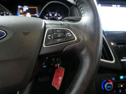 Used 2017 Ford Focus SEL w/ Cold Weather Package FWD image 28