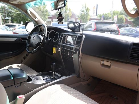 Used 2007 Toyota 4Runner SR5 AWD/4WD image 22