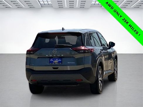 Used 2023 Nissan Rogue SV image 6