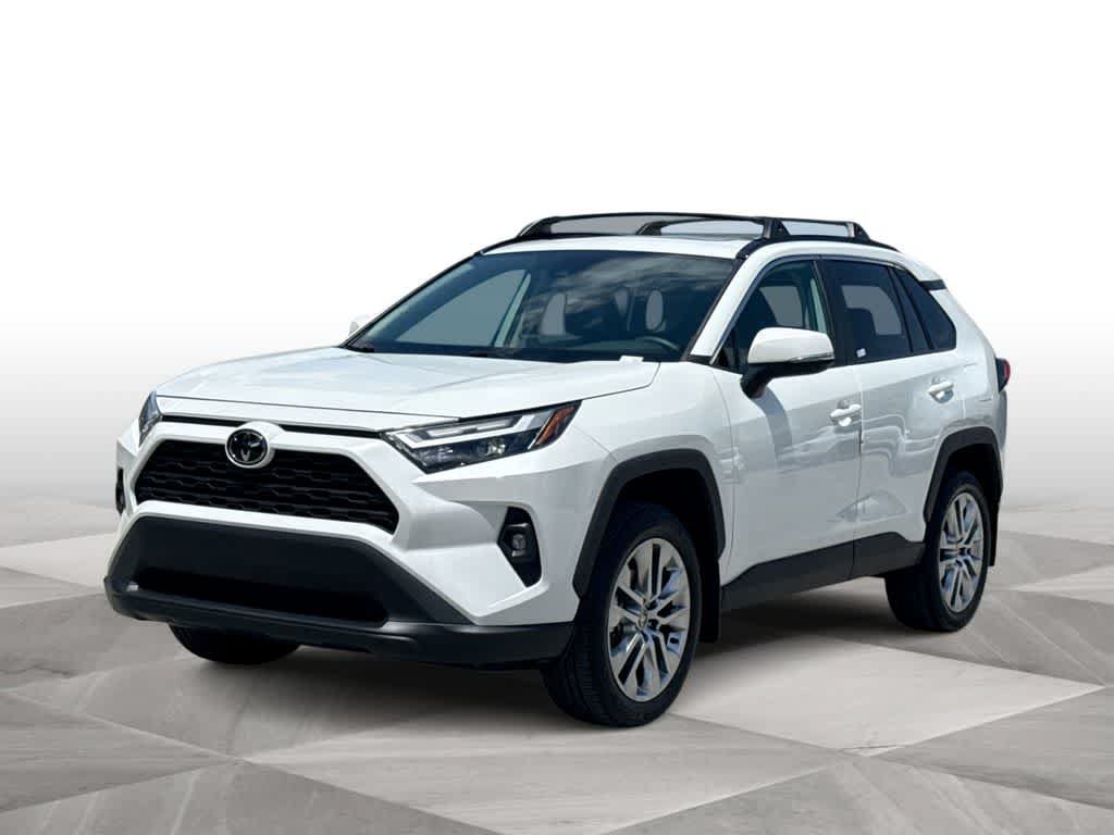 Used 2025 Toyota RAV4 XLE Premium AWD/4WD image 4
