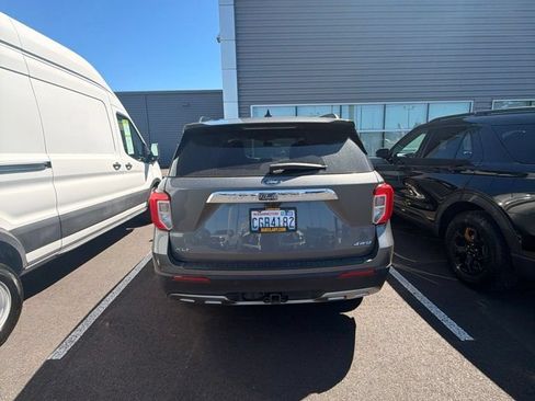 Used 2022 Ford Explorer XLT w/ Equipment Group 202A AWD/4WD image 4