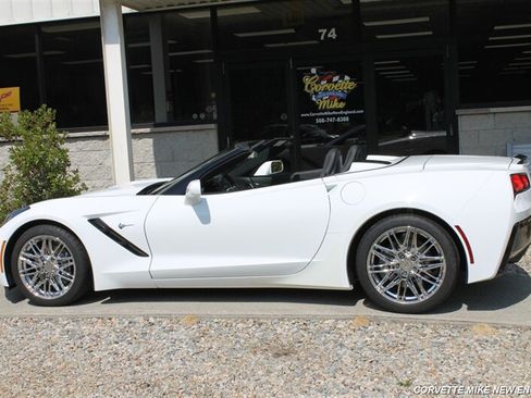 Used 2015 Chevrolet Corvette Stingray Convertible w/ 3LT Preferred Equipment Group RWD image 6