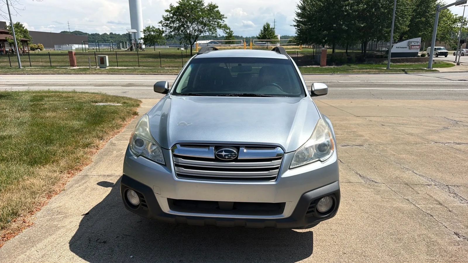 Used 2014 Subaru Outback 2.5i Premium AWD/4WD image 2