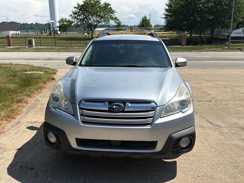 Used 2014 Subaru Outback 2.5i Premium AWD/4WD image 2