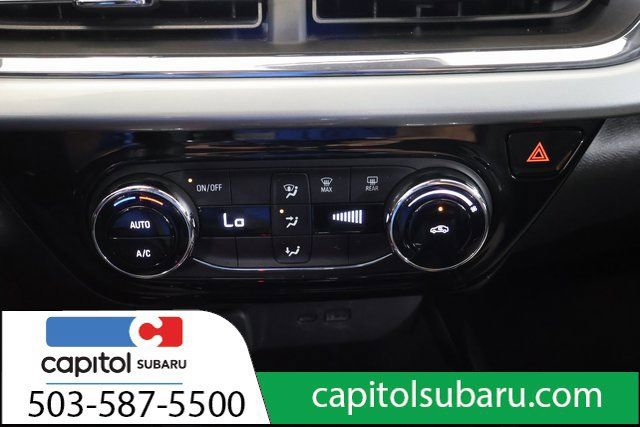 Used 2025 Chevrolet Trax LT FWD image 19