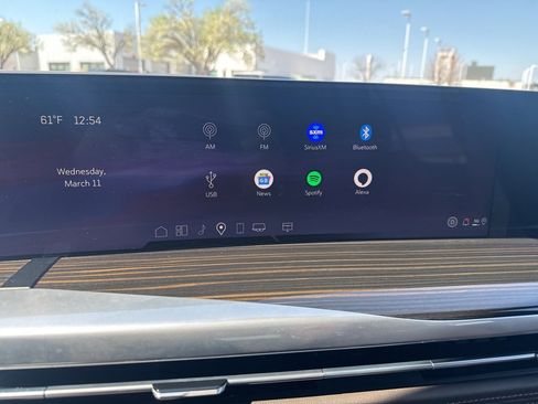 Used 2025 Cadillac Escalade Premium Luxury w/ Touring Package image 9