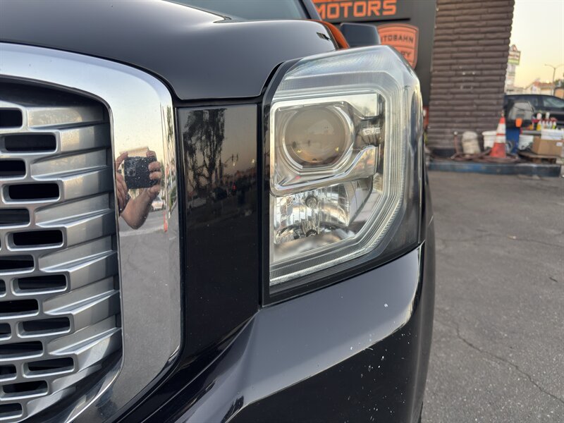 Used 2017 GMC Yukon XL Denali w/ Open Road Package AWD/4WD image 6