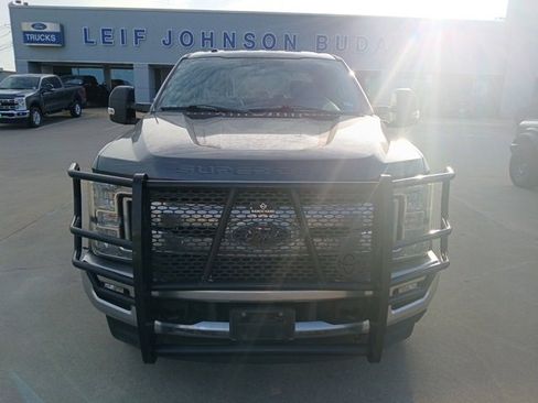 Used 2017 Ford F250 XLT w/ XLT Value Package image 4