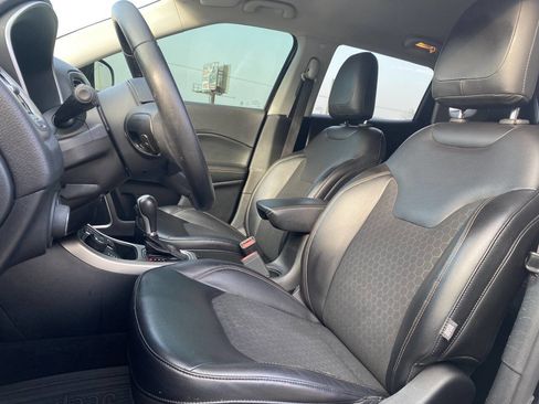 Used 2017 Jeep Compass Latitude w/ Popular Equipment Group image 12