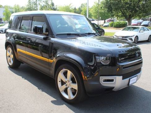 Used 2024 Land Rover Defender 110 SE image 10