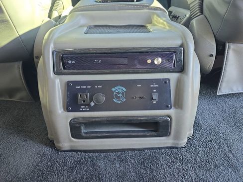 Used 2023 GMC Savana 2500 image 22