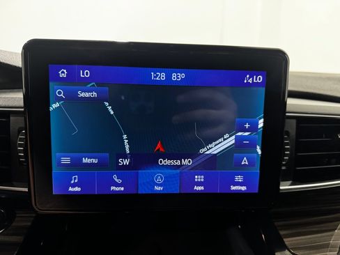 Used 2022 Ford Explorer Limited w/ Class IV Trailer Tow Package AWD/4WD image 13