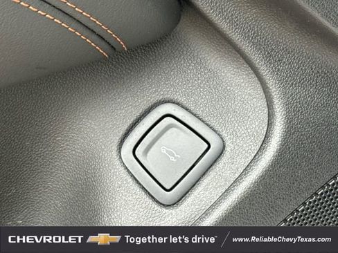 Used 2025 Cadillac CT4 Sport RWD image 27