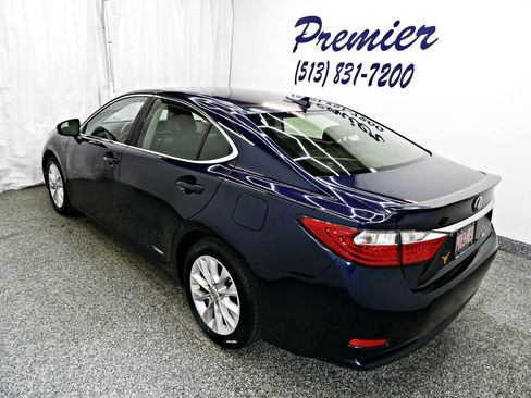 Used 2013 Lexus ES 300h image 4
