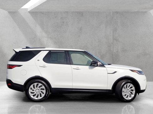 Used 2024 Land Rover Discovery S AWD/4WD image 3