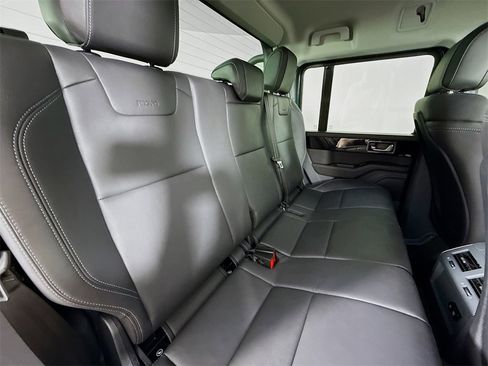 Used 2025 INEOS Grenadier Fieldmaster Edition image 25