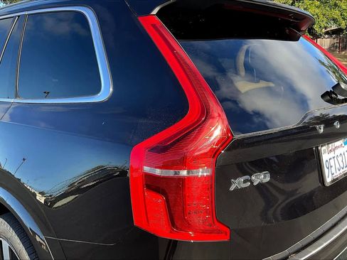 Used 2023 Volvo XC90 T8 Ultimate w/ Lounge Package image 33