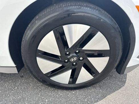 Used 2024 Hyundai Ioniq 6 SE image 9